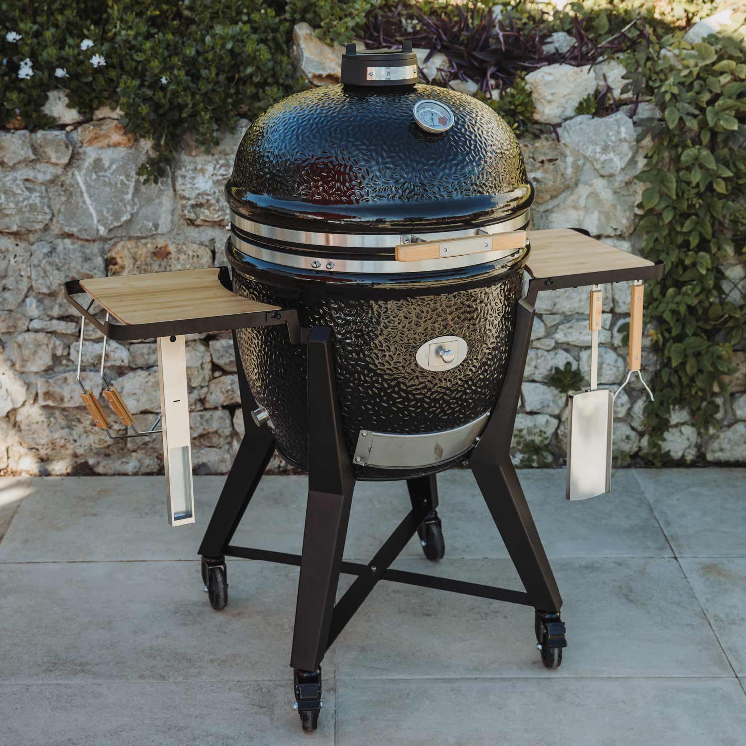 Monolith TWO.66 Kamado Grill for Outdoor Cooking - Image 7